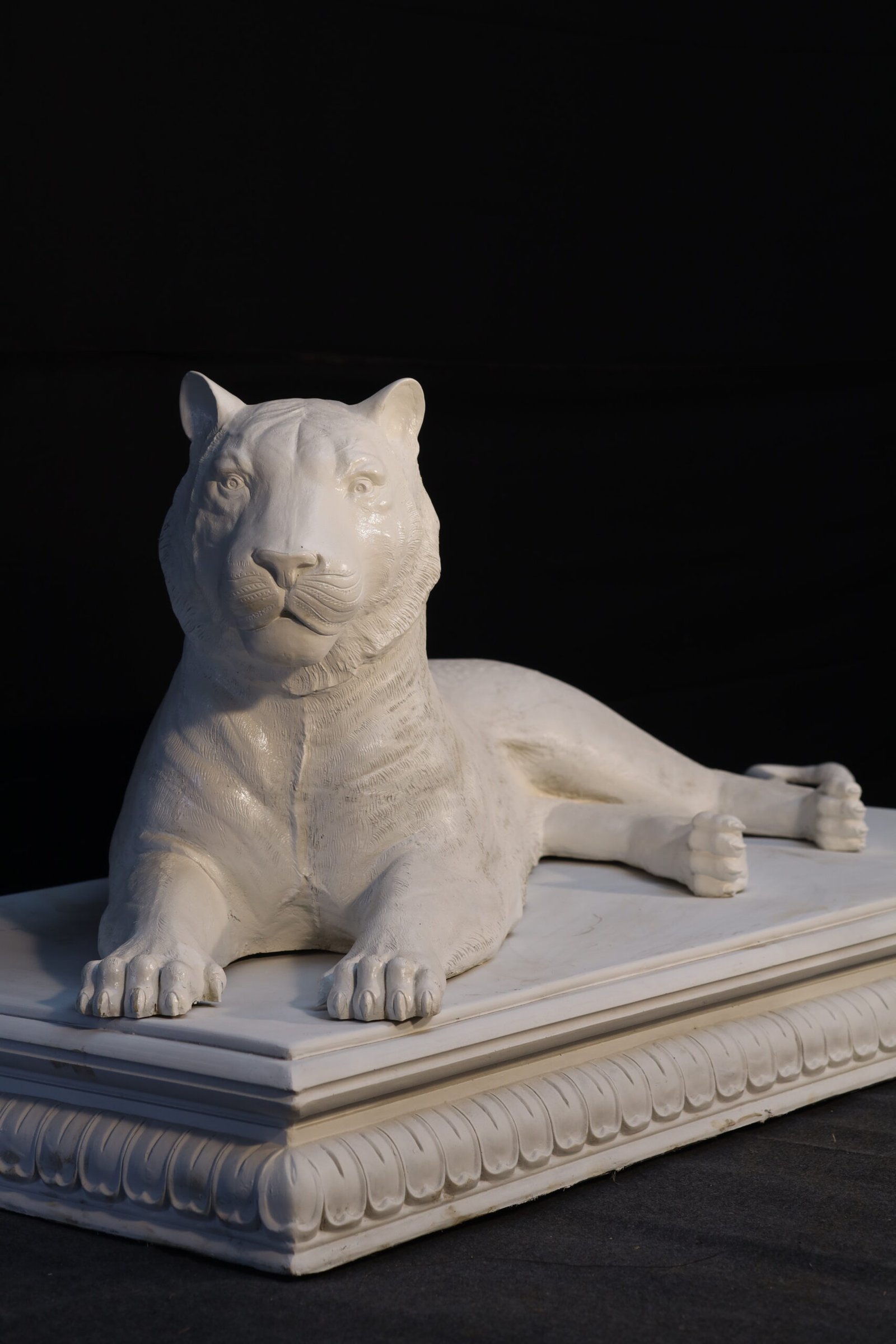Royal Lion Statue